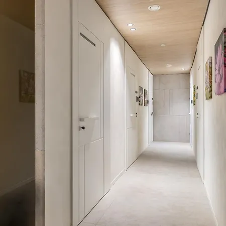 Grafea - Luxury In Katánie