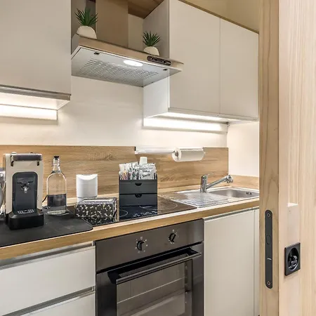 Grafea - Luxury In Apartmán Katánie